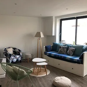  Hébergement de vacances Charmante Maison Proche